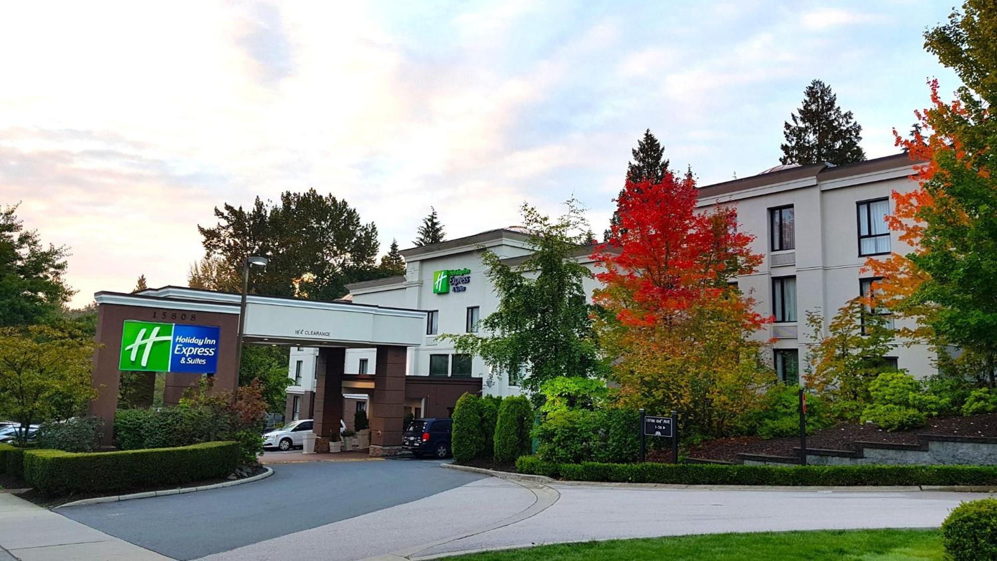 Holiday Inn Express And Suites Surrey By Ihg Exterior photo