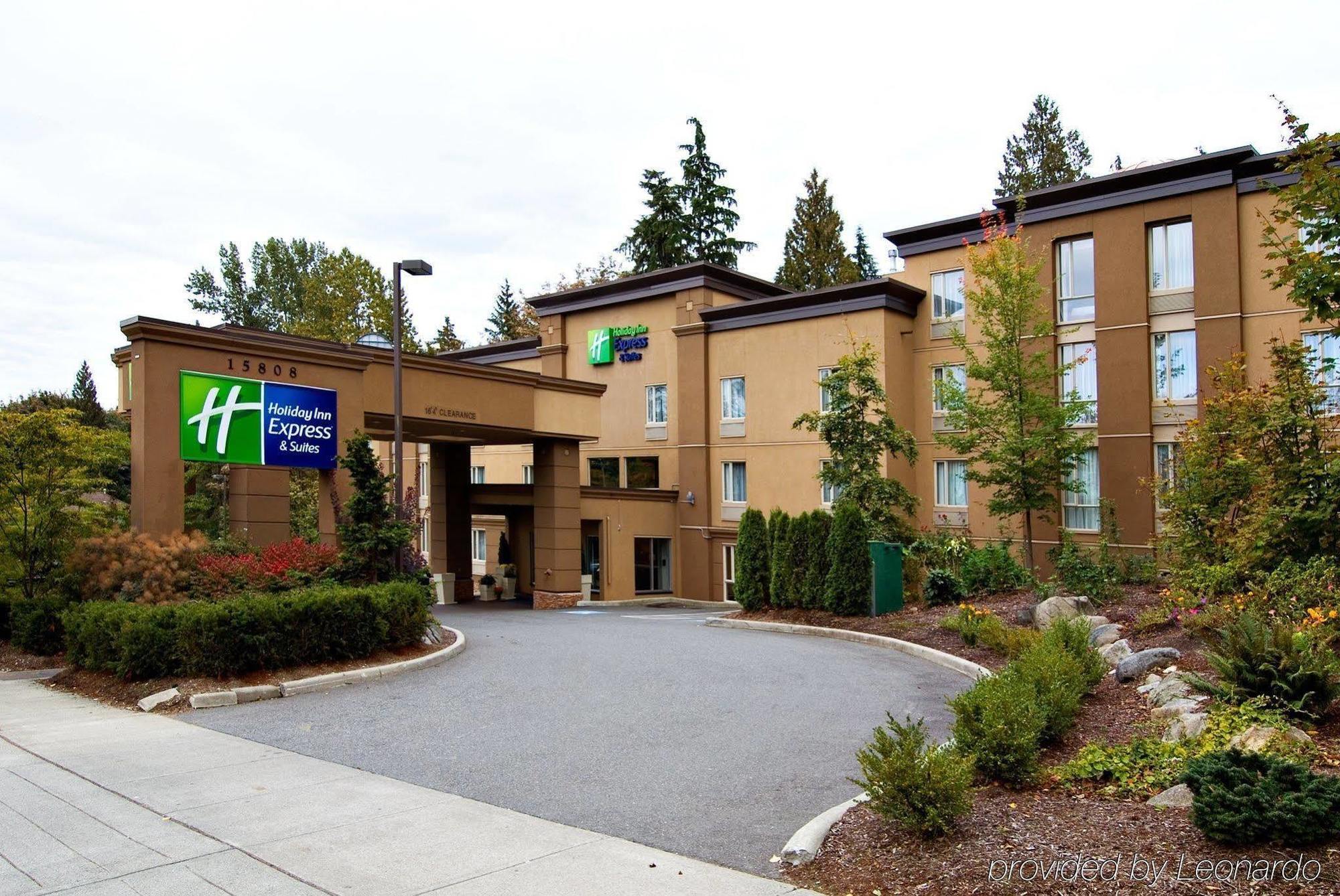Holiday Inn Express And Suites Surrey By Ihg Exterior photo